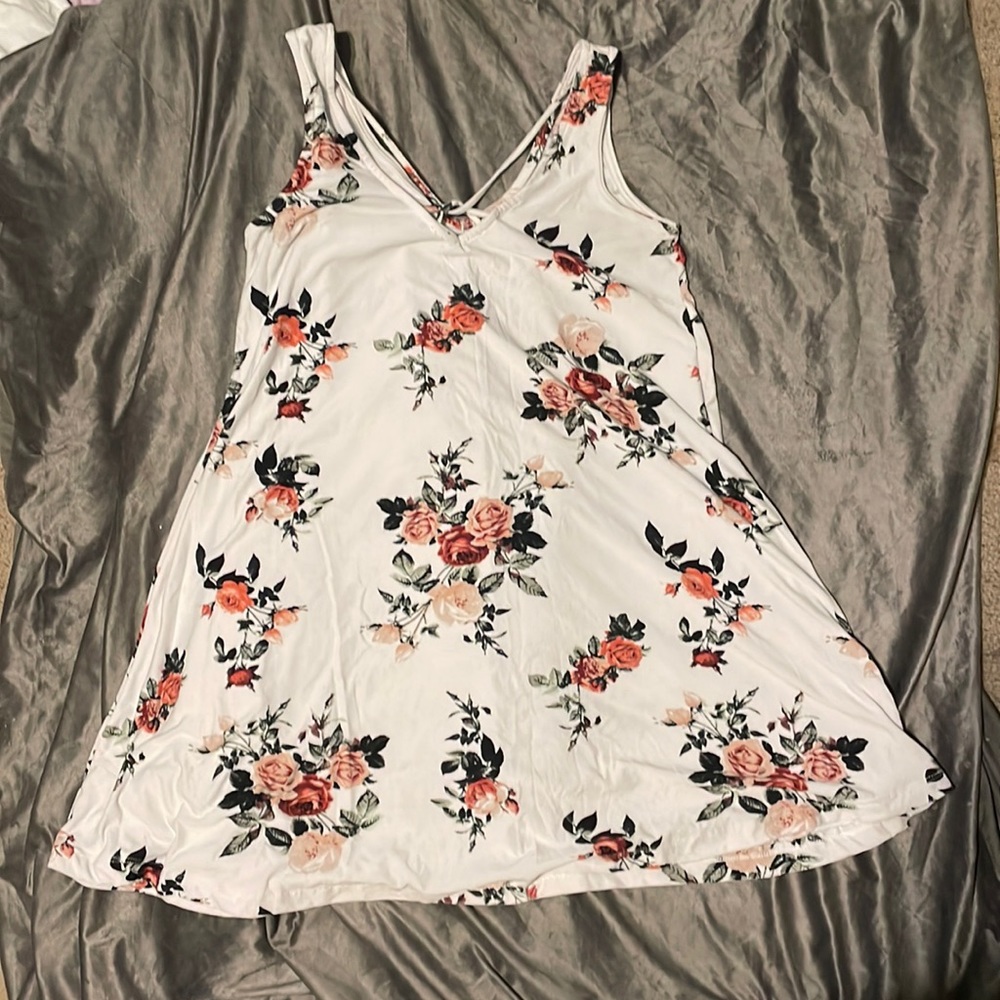 Floral dress-barely worn-size M